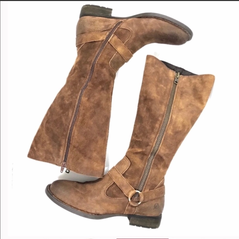 NWT BORN BELOW THE KNEE BOOTS WITH METAL HARNESS